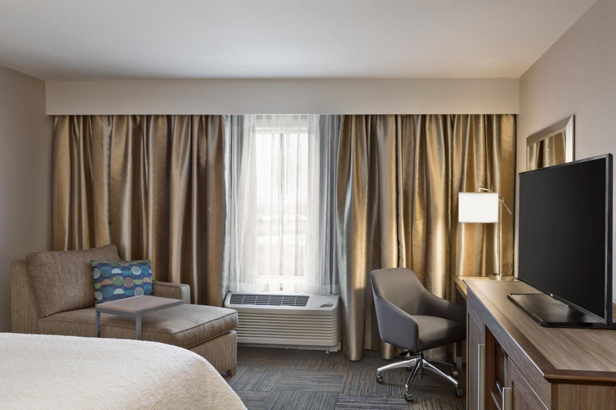 Hampton Inn & Suites Minooka Channahon Exterior photo